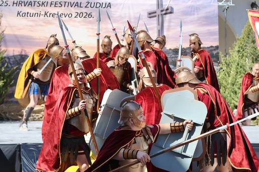 FOTO Jubilarni Festival &zcaron;udija: Katuni odu&scaron;evili spektaklom!