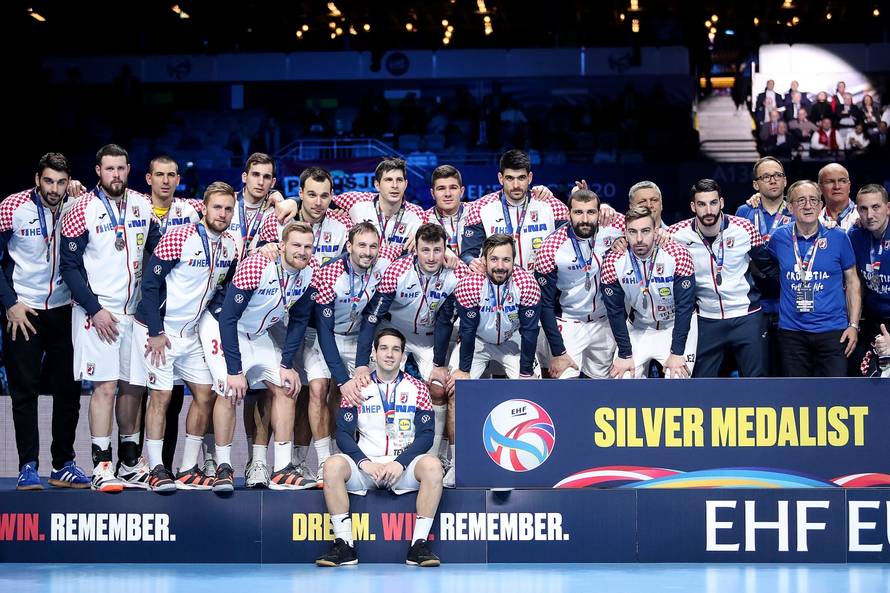 Stockholm: Rukometaši Hrvatske nakon borbe u finalu okrunjeni srebrnim medaljama