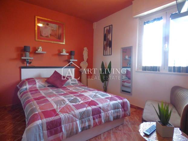 FOTO Ovaj stan u Istri privlači pažnju na oglasima: U 20 m2 ugurali i kipove! Ovo je cijena