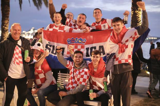 Split: Na Rivi se okupljaju navijači Hrvatske i Portugala