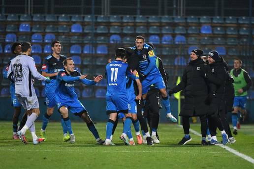VIDEO Varaždin - Osijek 1-1 (4-2): Domaćin nakon penala prošao u četvrtfinale Kupa!