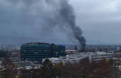 Vatrogasci gasili praznu kuću: Snimala sam sve, baš se dimilo