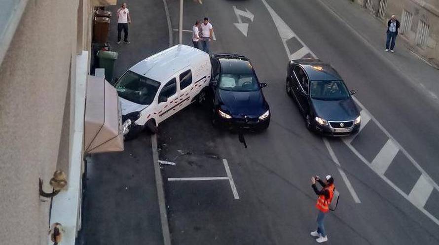 Video: Sudar na Jordanovcu, autom se zabio u zid zgrade