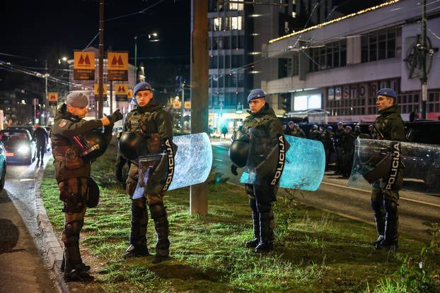 Sarajevo: Policija u punoj opremi na prosvjedu u središtu grada