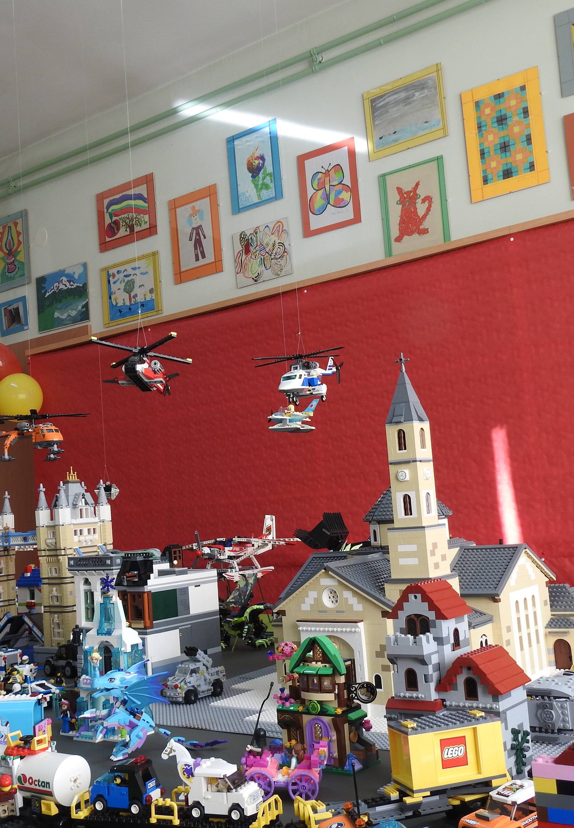 Više od 100.000 kockica: U Pitomači izložba Lego kreacija