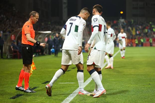 Zenica: Navijač u BiH upao na teren i ‘nasrnuo’ na Ronalda