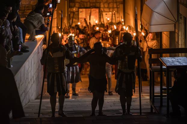 Imotski: Uprizorenje 24. Žive slike Muke Isusove