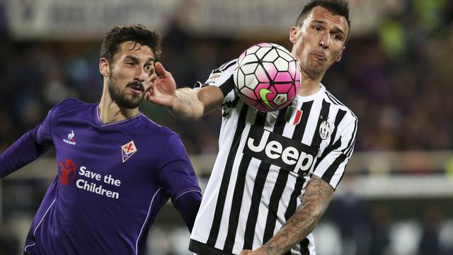 Football Soccer - Fiorentina v Juventus - Italian Serie A - Artemio Franchi stadium, Florence, Italy - 24/04/16