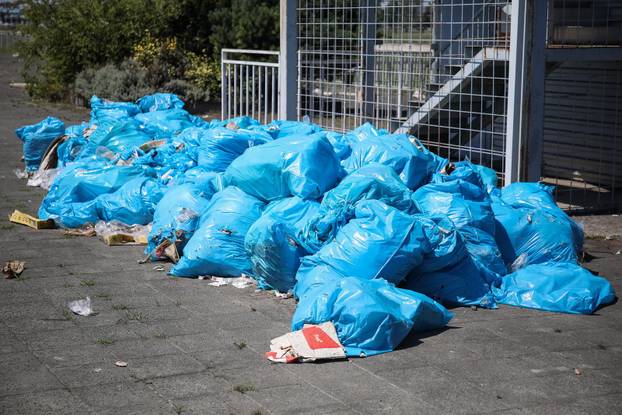 Zagreb: Mjesec dana nakon Thompsonovog koncerta Hipodrom je i dalje zatrpan smećem