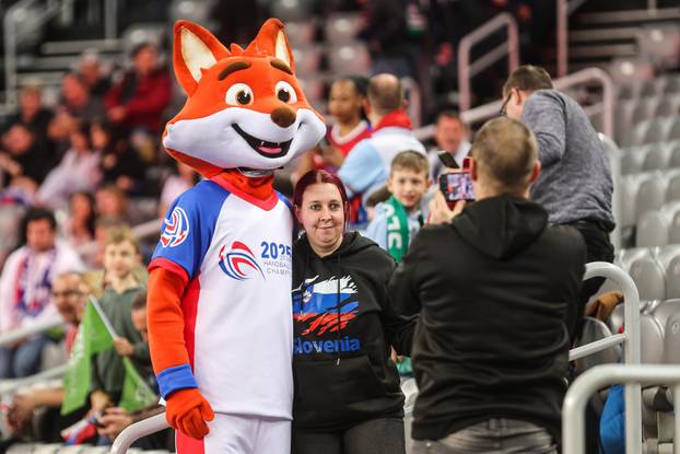 Zagreb: Zagrijavanje igrača na IHF Svjetskom rukometnom prvenstvu 2025., Slovenija - Kuba