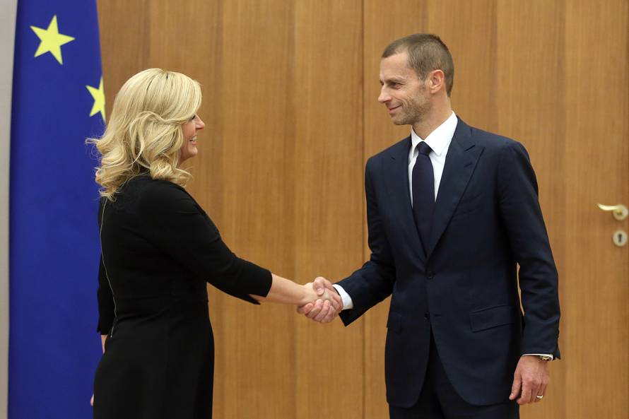 Nogomet ćemo vratiti publici, on se ne igra za ljude u ložama