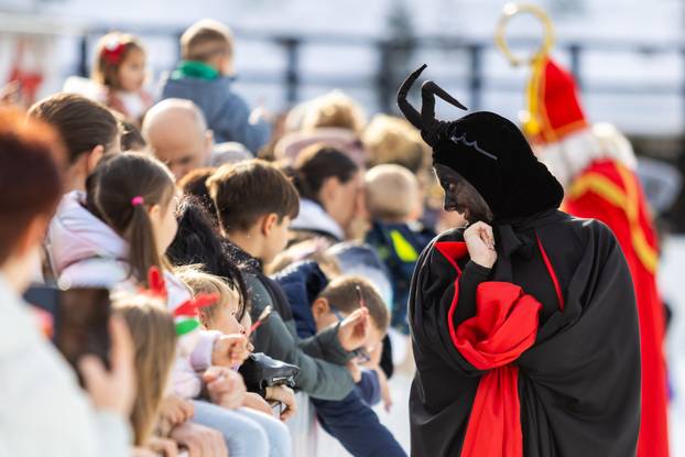 Pula: Sveti Nikola stigao je u  Arenu