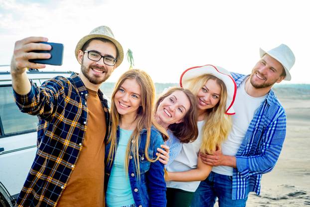 Friends travelling together