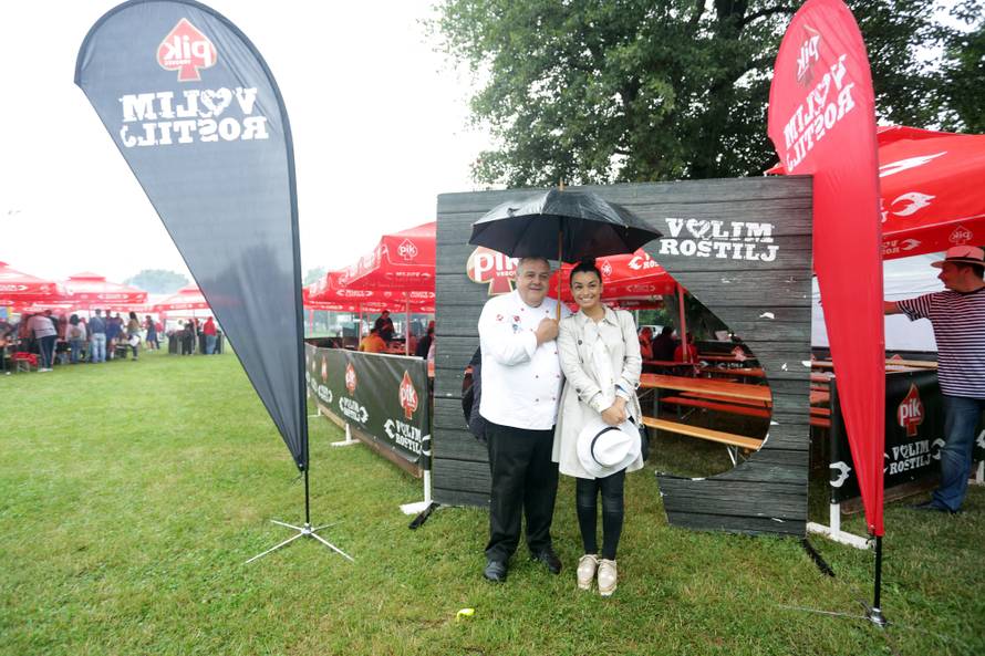 Zlatni ćevap autobusom punim navijača otputovao u Kaštela