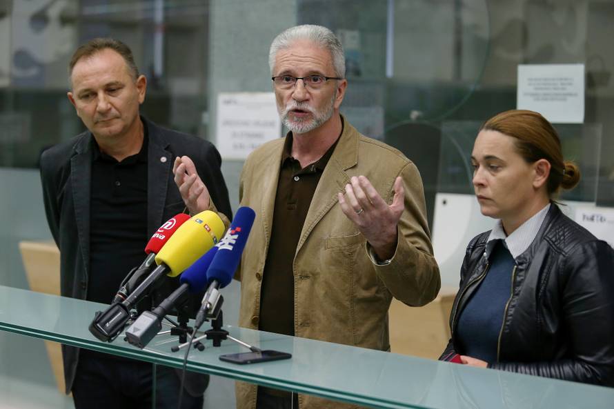 Referendum i dalje u igri: 'Rad do 67. godine je mrcvarenje'