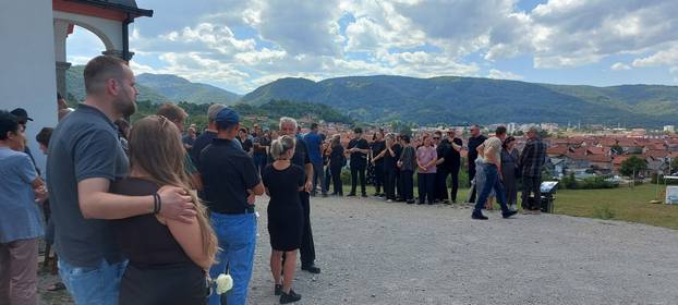 FOTO TUGA U KOTOR VAROŠU Pokopali Draganu (34) koja je poginula u buktinji kod Omiša