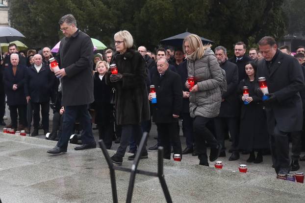 Zagreb: HDZ na Mirogoju obilježio 24. obljetnicu smrti Franje Tuđmana