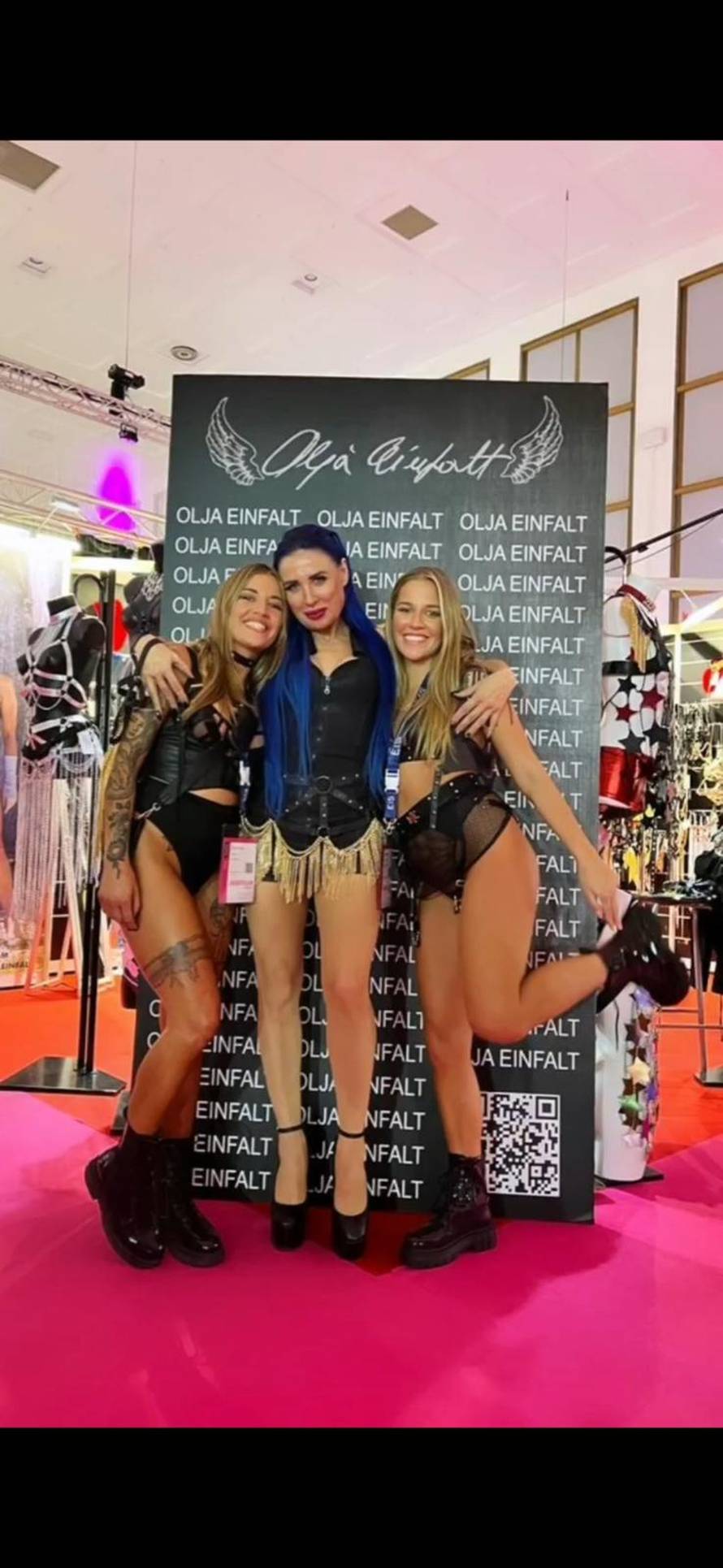 Olja Vampirica 'mlati' lovu na sajmu erotike u Berlinu: 'Nije baš da se ovdje pliva u novcu'