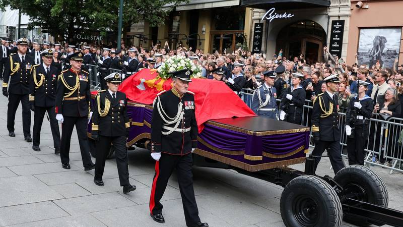 FOTO Norveška se oprašta od svog kralja: Harald V. je u Oslu ispraćen na posljednji počinak