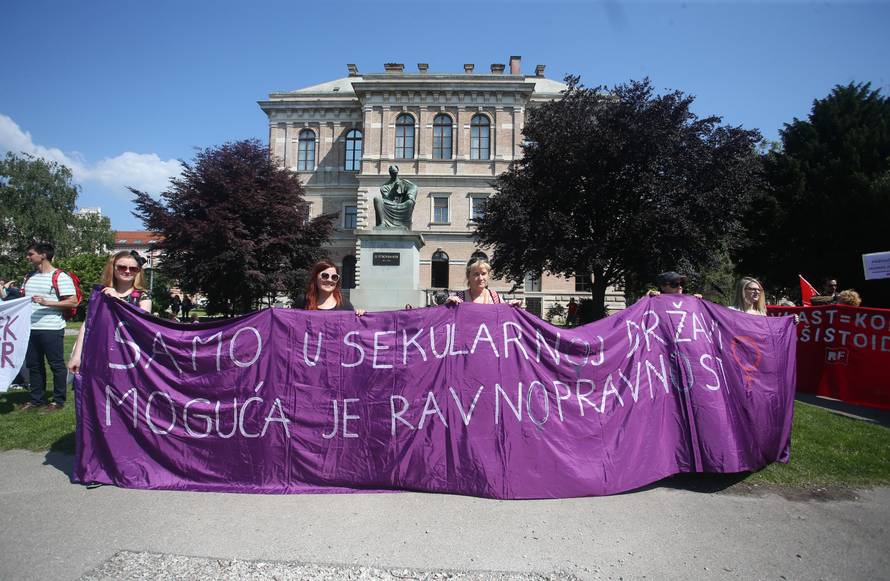 U 'Hodu za život' 7000 ljudi, priveli dvije antiprosvjednice