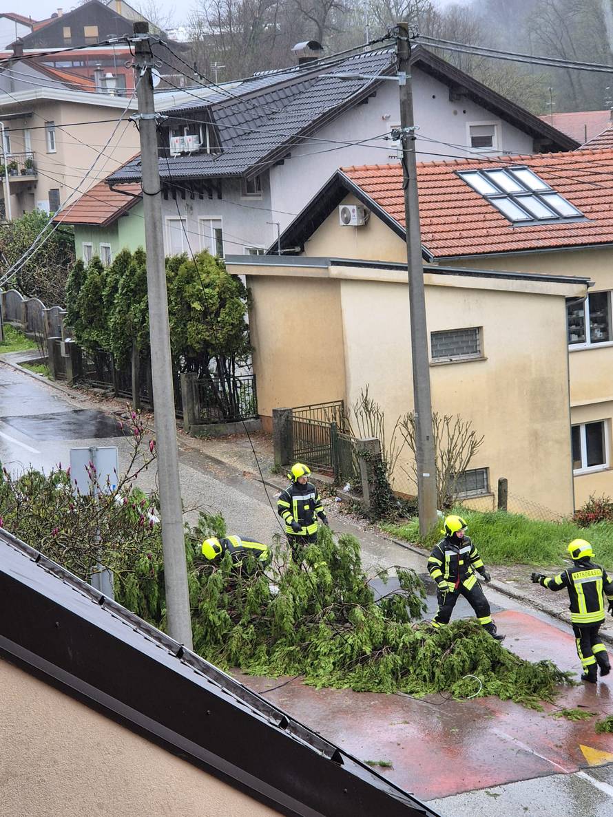 Evo koliko su vatrogasci imali intervencija zbog oluje