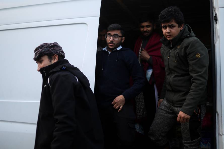 Noć u paklu Vučjaka: Mlate nas i pucaju, bojimo se crne policije