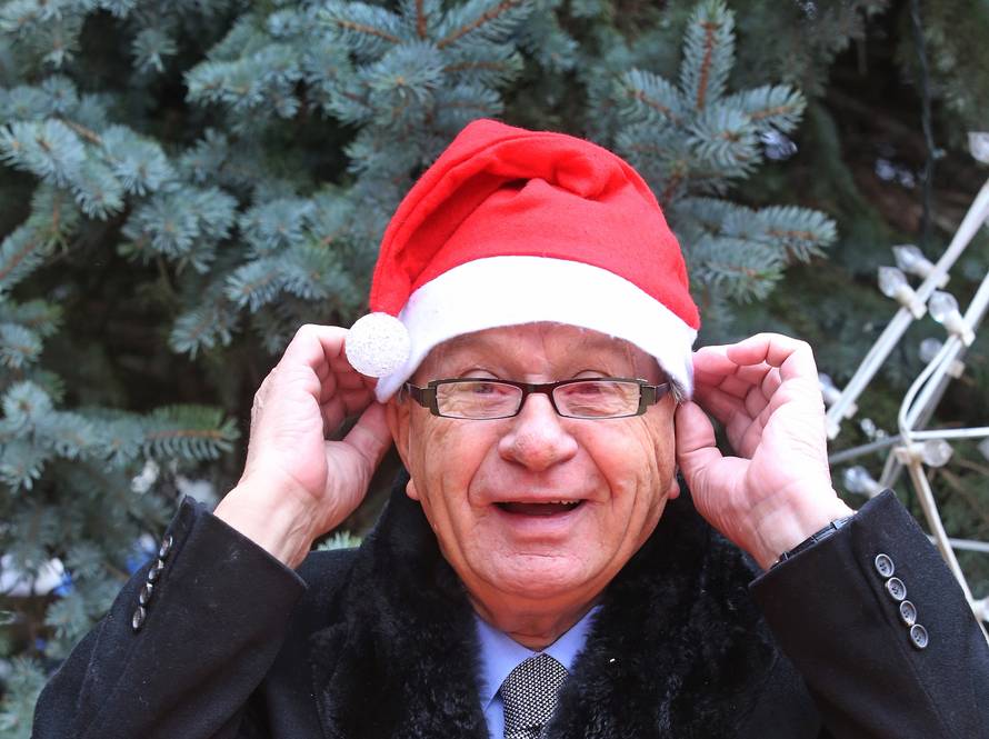 Ćirine anegdote: Kamenje leti na mene, ja samo hodam...