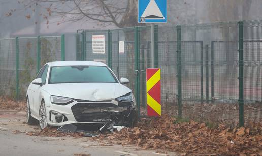 VIDEO Naletio na parkirani auto u Sigetu, razbili ogradu igrališta