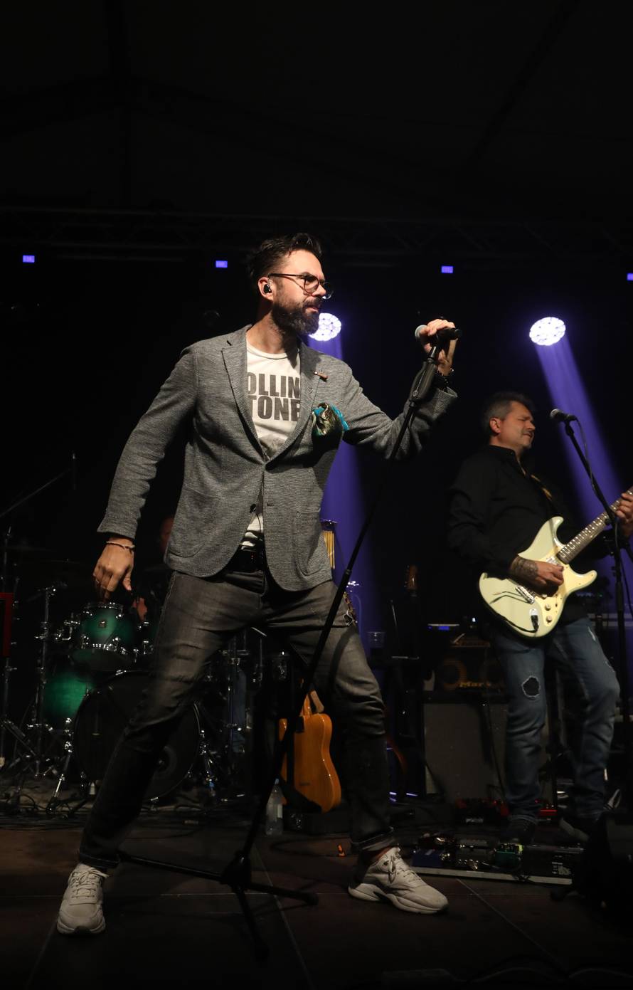 Koncert Petra Graše na Kestenijadi u Hrvatskoj Kostajnici