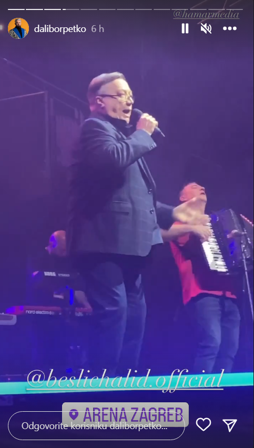 Halid Bešlić na koncertu pjevao duet s poznatim glumcem, a sve je zabilježio slavni voditelj