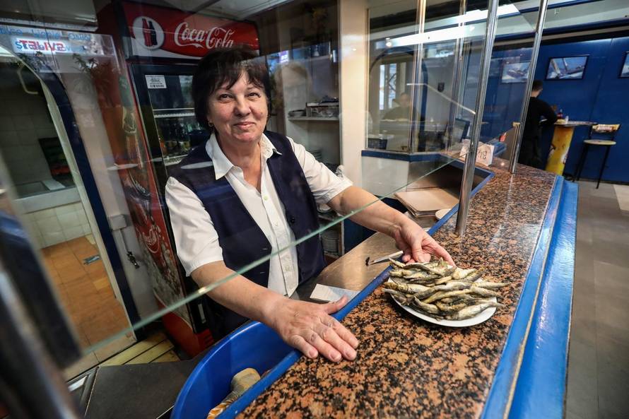 Manda i Ankica: Lignje i ribice kod Mimice pržimo 40 godina