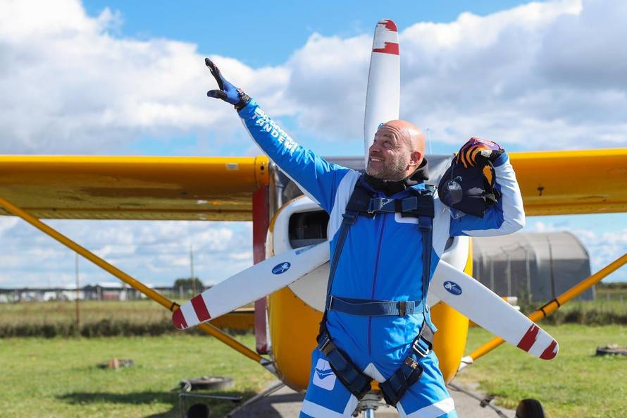 Šebalj Reneu Bitorajcu smjestio skok iz aviona koji nema vrata: Us*at ću se živ, ruke mi se tresu