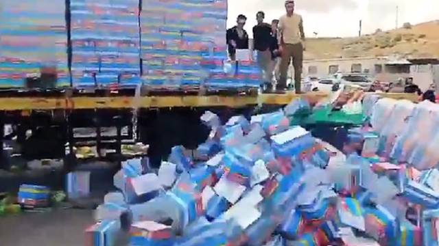 Izraelski prosvjednici blokirali konvoj humanitarne pomoći Gazi, razbacali pakete s hranom