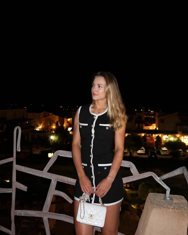 FOTO Teniska zvijezda uhodi poznatu Ruskinju! 'Stalno se javlja i zove me na spoj...'