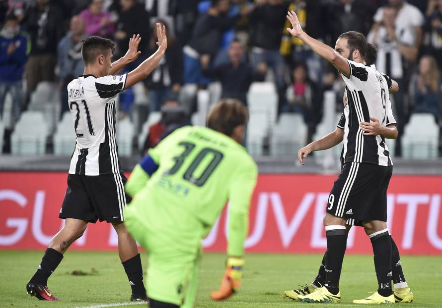 Football Soccer - Juventus v Cagliari - Italian Serie A