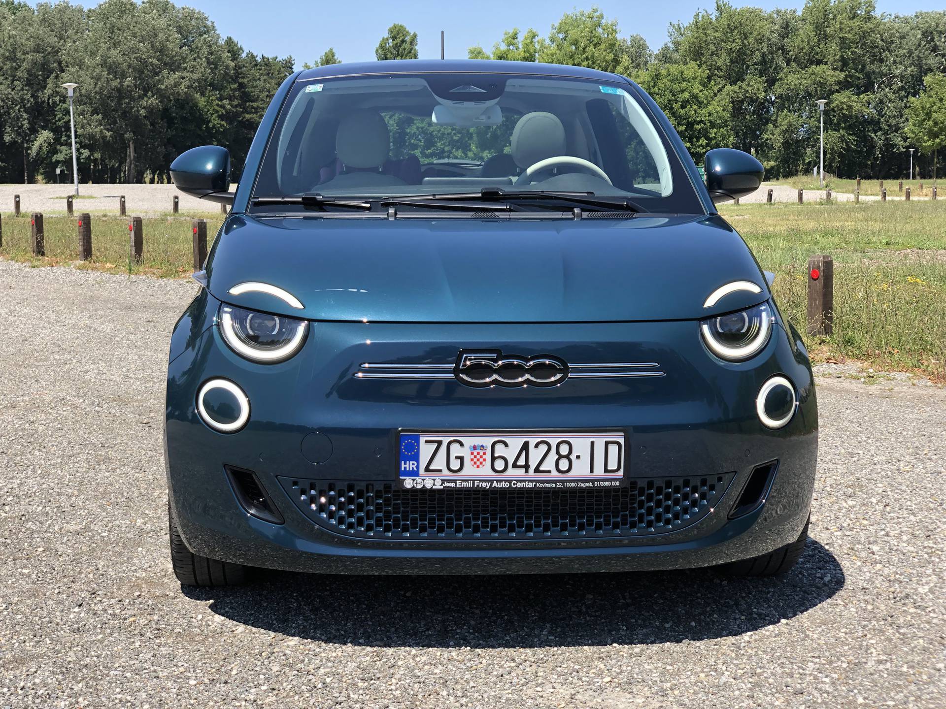 Testirali smo: Električni Fiat 500 je šarmantan, zabavan i dobar