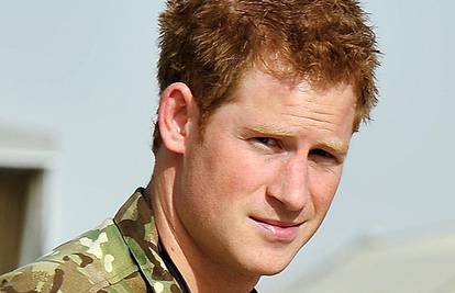 Princ Harry je 'škicao' polugole vojnike u kampu u Afganistanu