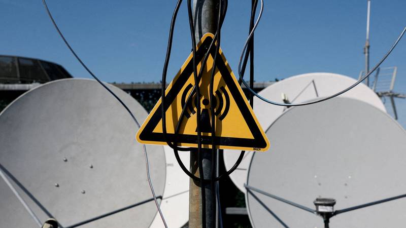 2025 07 10t075107z 1853683092 rc2dqda3vwlp rtrmadp 3 britain france eutelsat