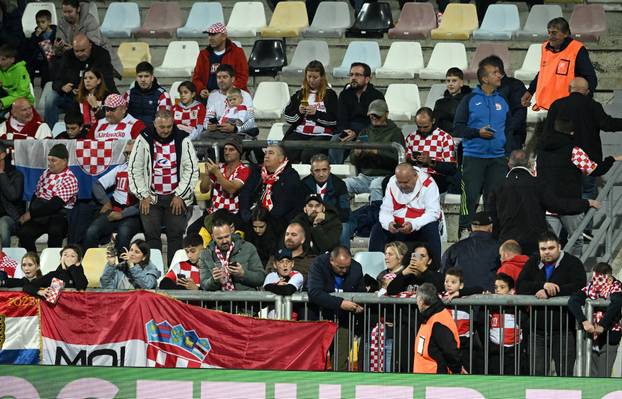 Rijeka: Atmosfera na trbinama tijekom susreta Hrvatske i Farskih otoka u kvalifikacijama za FIFA Svjetsko prvenstvo