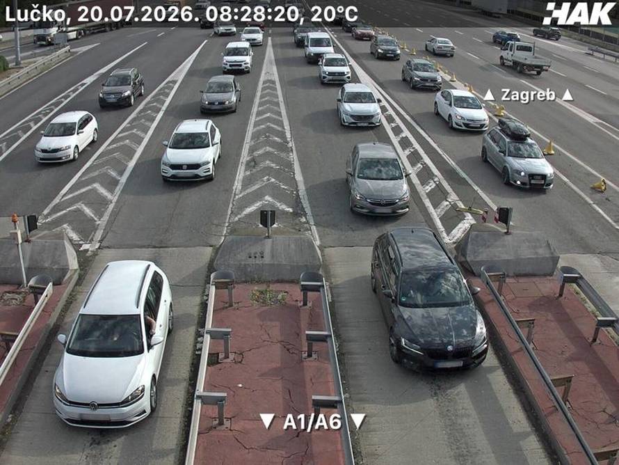 FOTO Gužve prema moru već od jutra: Kolone kod Lučkog, bura stvara probleme, kolnici mokri