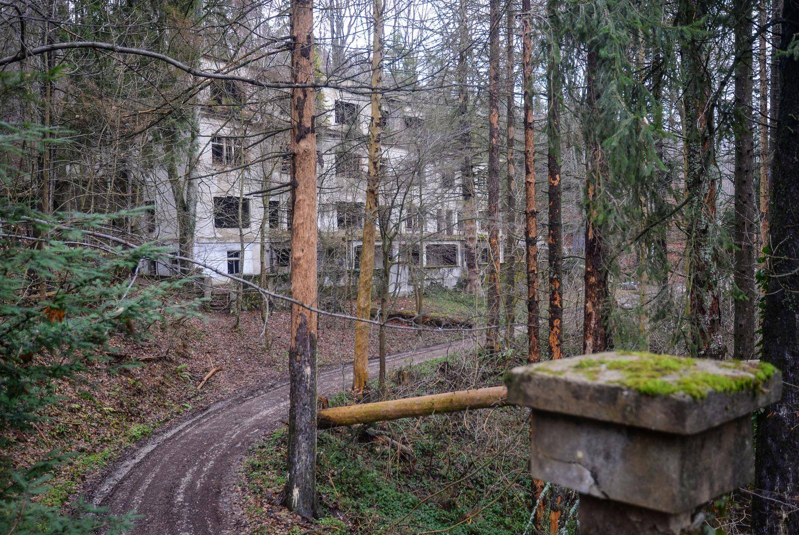 Brestovac: Jedna noć u ukletoj bolnici koju opsjedaju duhovi?