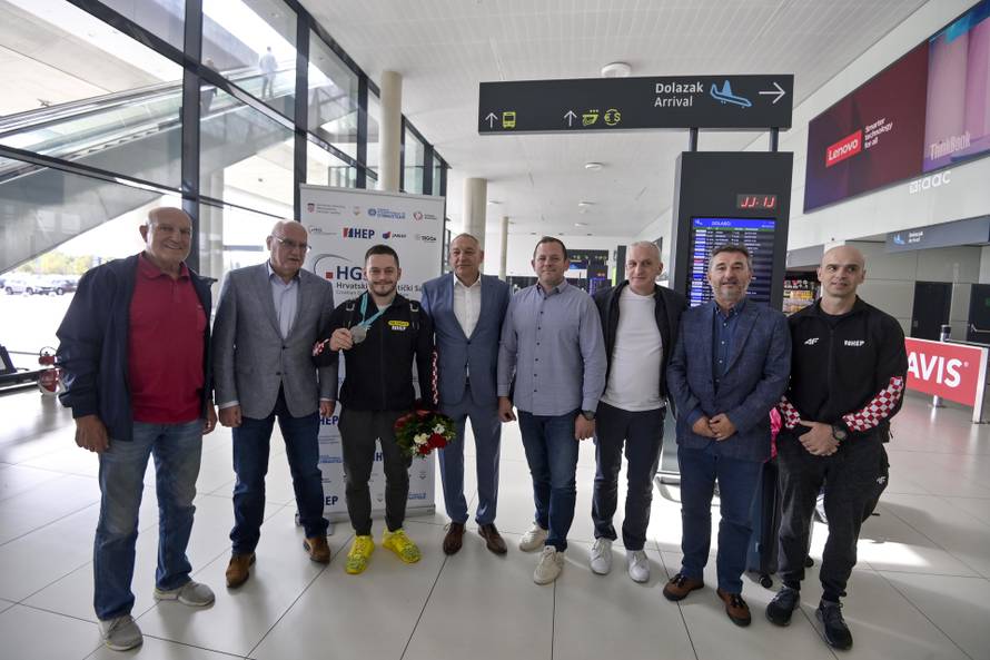 Zagreb: Tin Srbić vratio se sa svjetskog prvenstva u Antwerpenu sa srebrnom medaljom