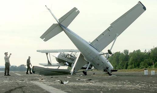 Avion se srušio na drugi, svi putnici preživjeli sudar