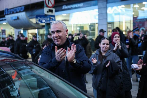 Sarajevo: Neki od vozača koji prolaze gradom zaustavljeni su i pridružili su se prosvjednicima