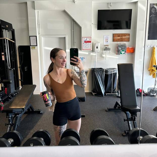 FOTO Najjači čovjek na svijetu ima 206 cm, a ljubi konobaricu od 157 cm. Tragedija ih zbližila...