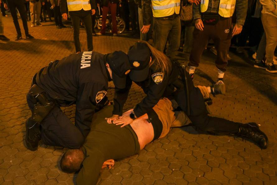 Zagreb: Policija uhitila muškarca koji je verbalno napao sudionike Noćnog marša