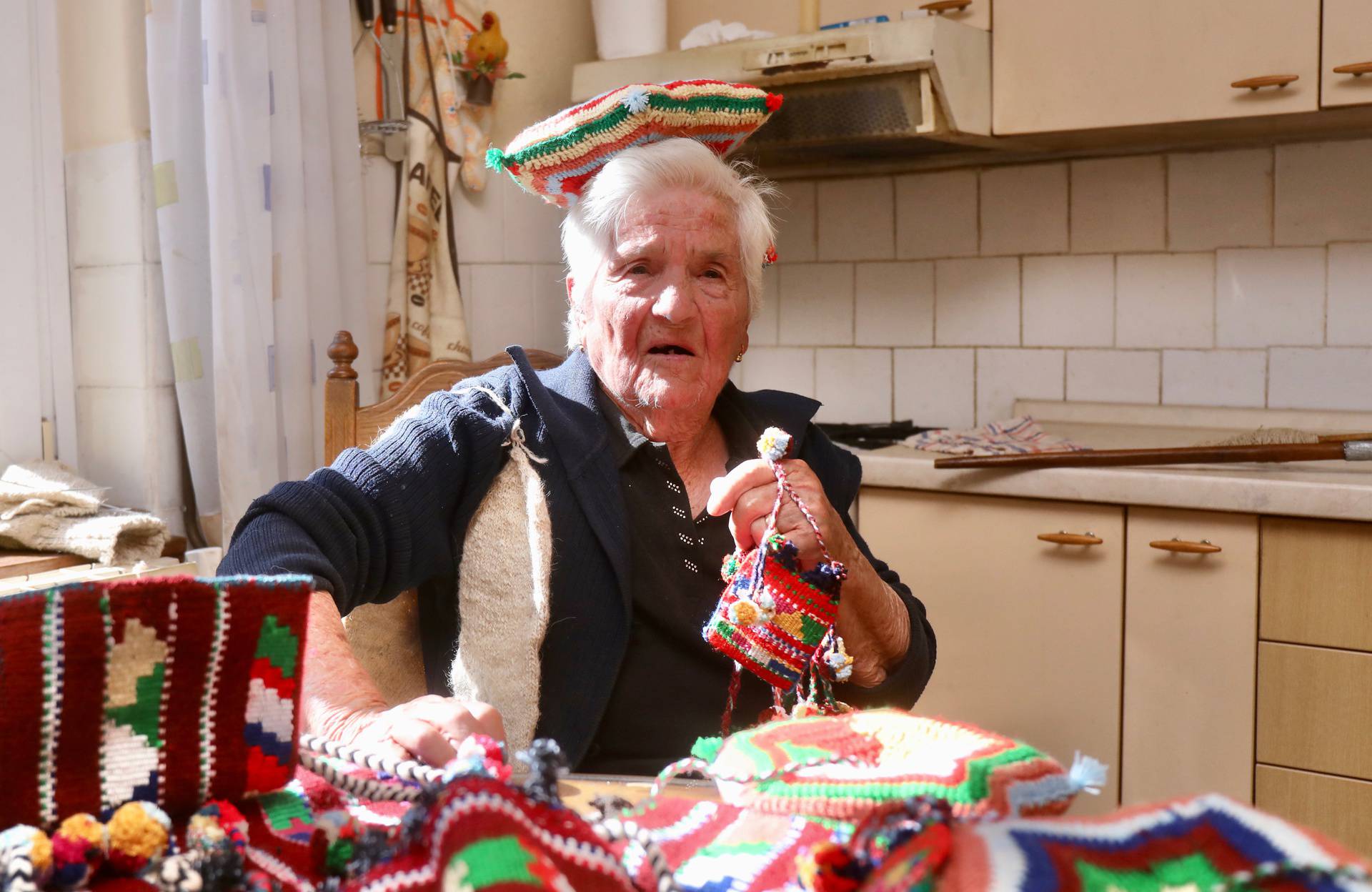 Bake Ivula (95): 'Ostala sam siroče, preživjela tifus. Sad sam jedina koja zna tajnu zobnice'