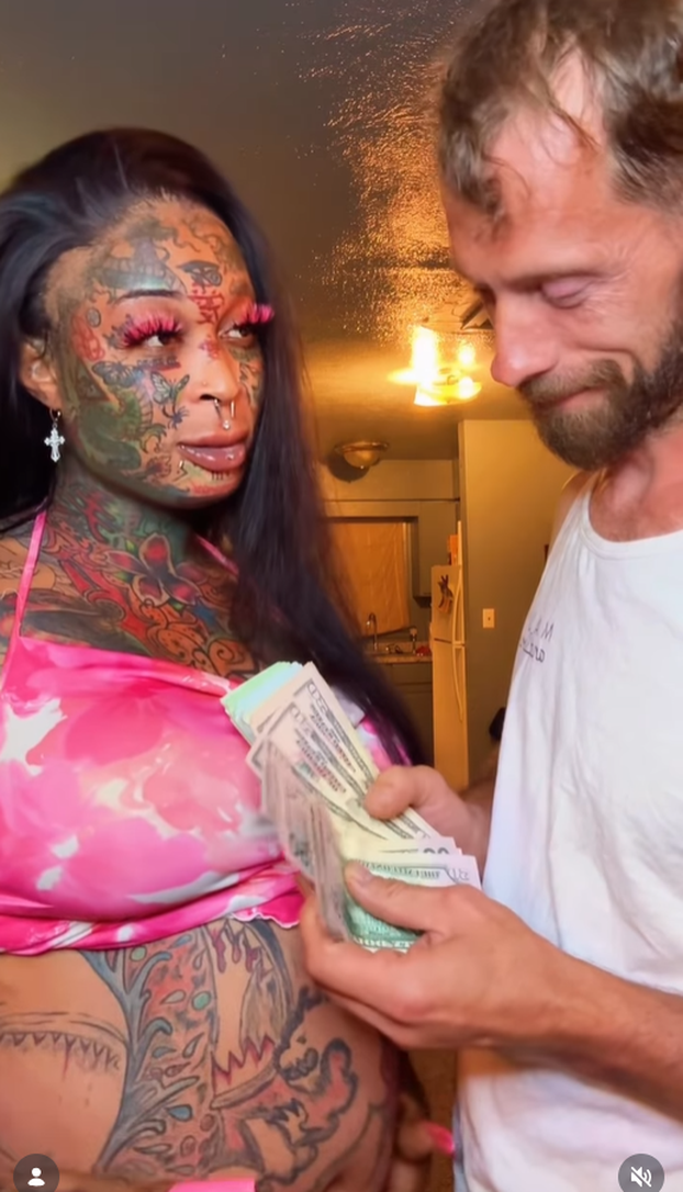 FOTO 'Govore da smo najružniji par ikad! Upoznali smo se preko interneta. Ovo je naša priča...'