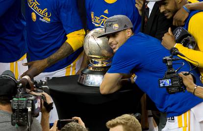 Preokret za pamćenje: Čudesni Curry odveo Warriorse u finale