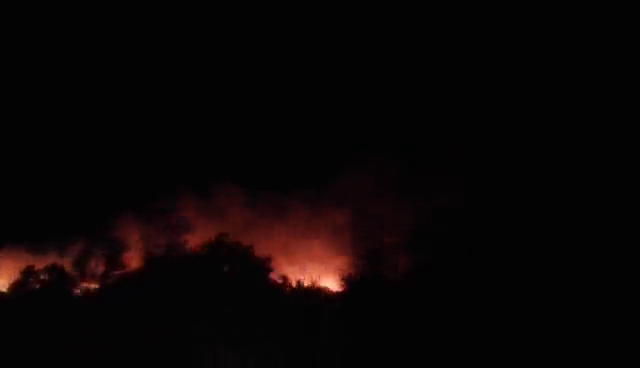 Gori uz  samu cestu: Strašan požar izbio blizu Stankovaca